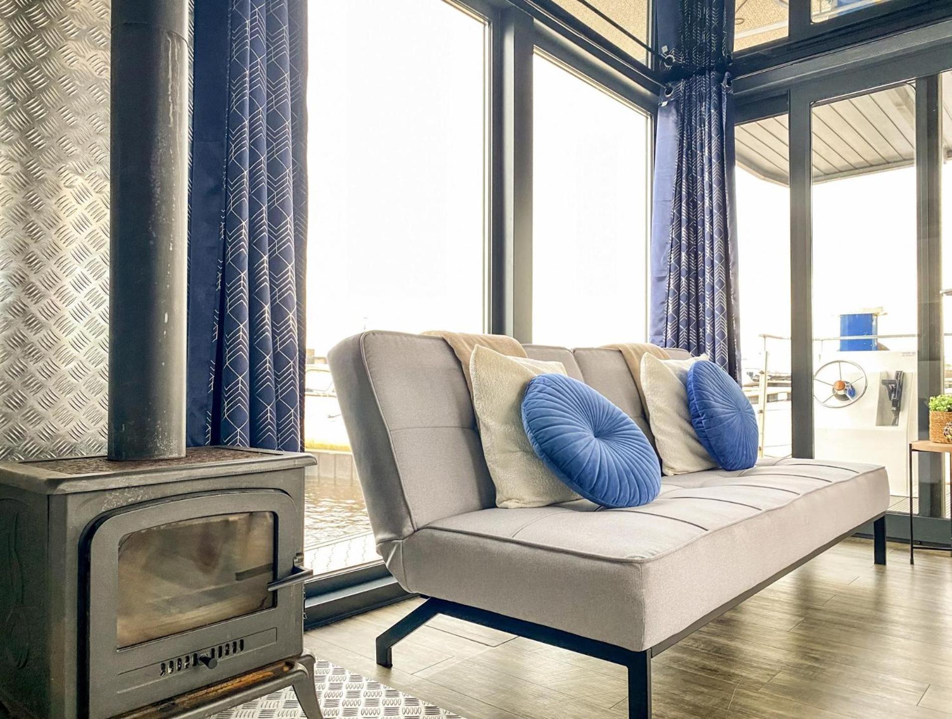 Offingawier Houseboat Blue Sneekermeer מראה חיצוני תמונה
