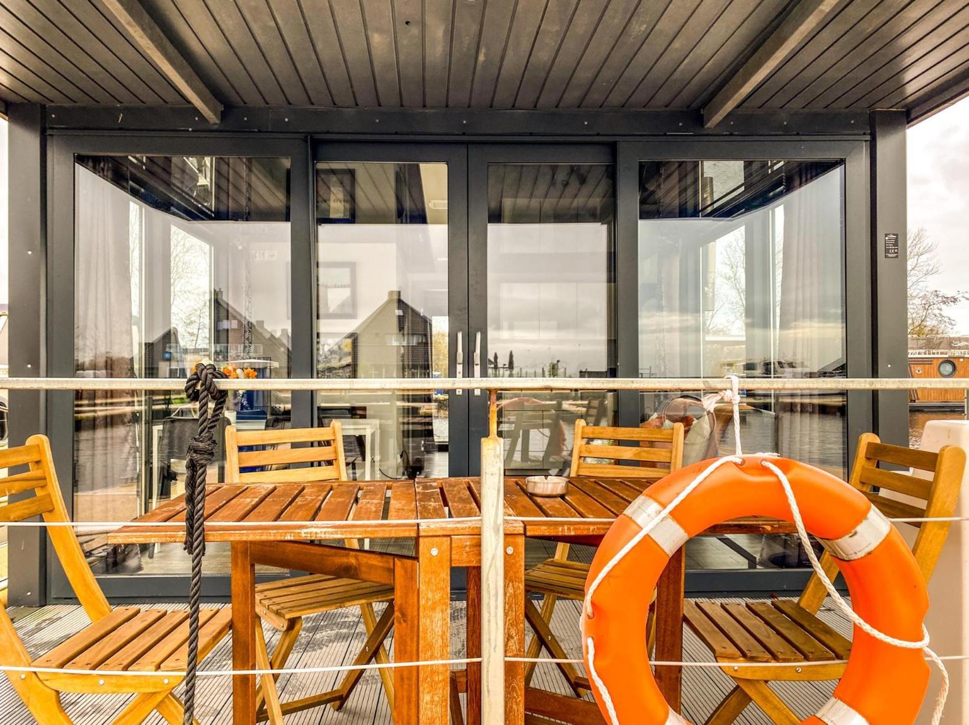 Offingawier Houseboat Blue Sneekermeer מראה חיצוני תמונה